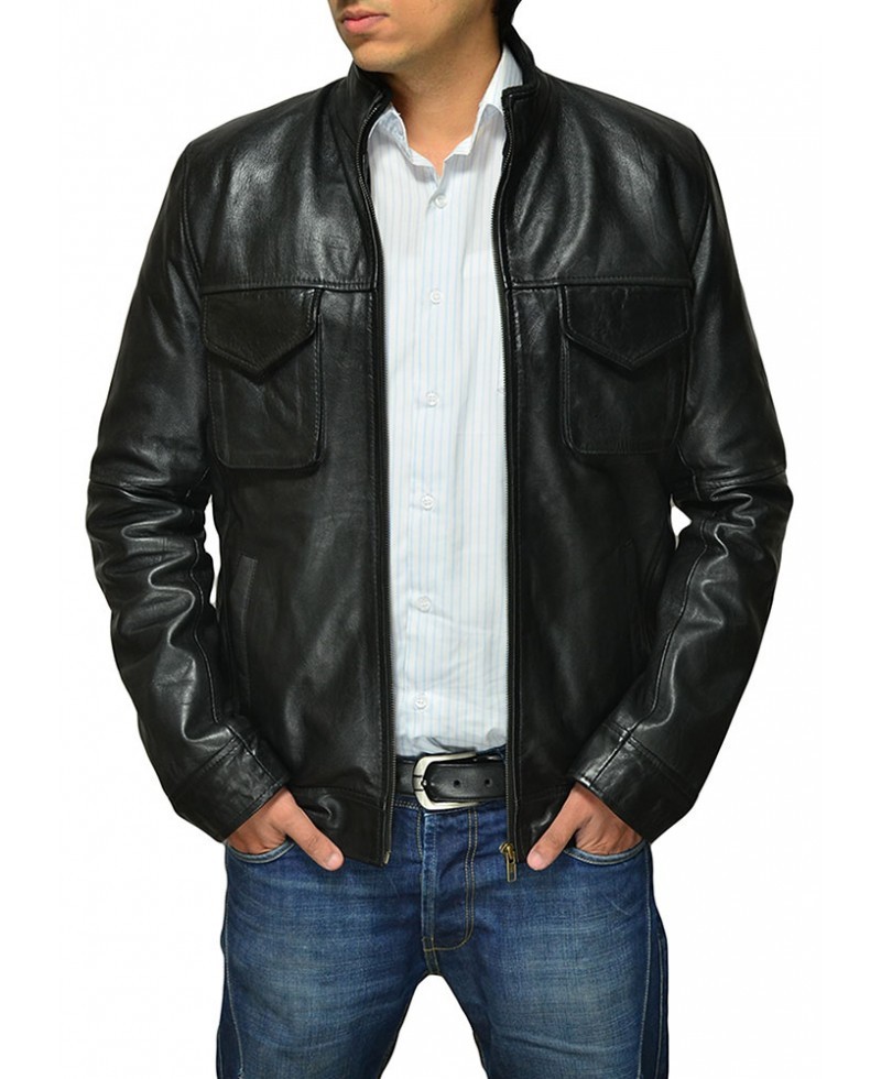 Front view of Rubens black leather jacket with classic collar and zip closure Front view of Rubens black leather jacket with classic collar and zip closure
