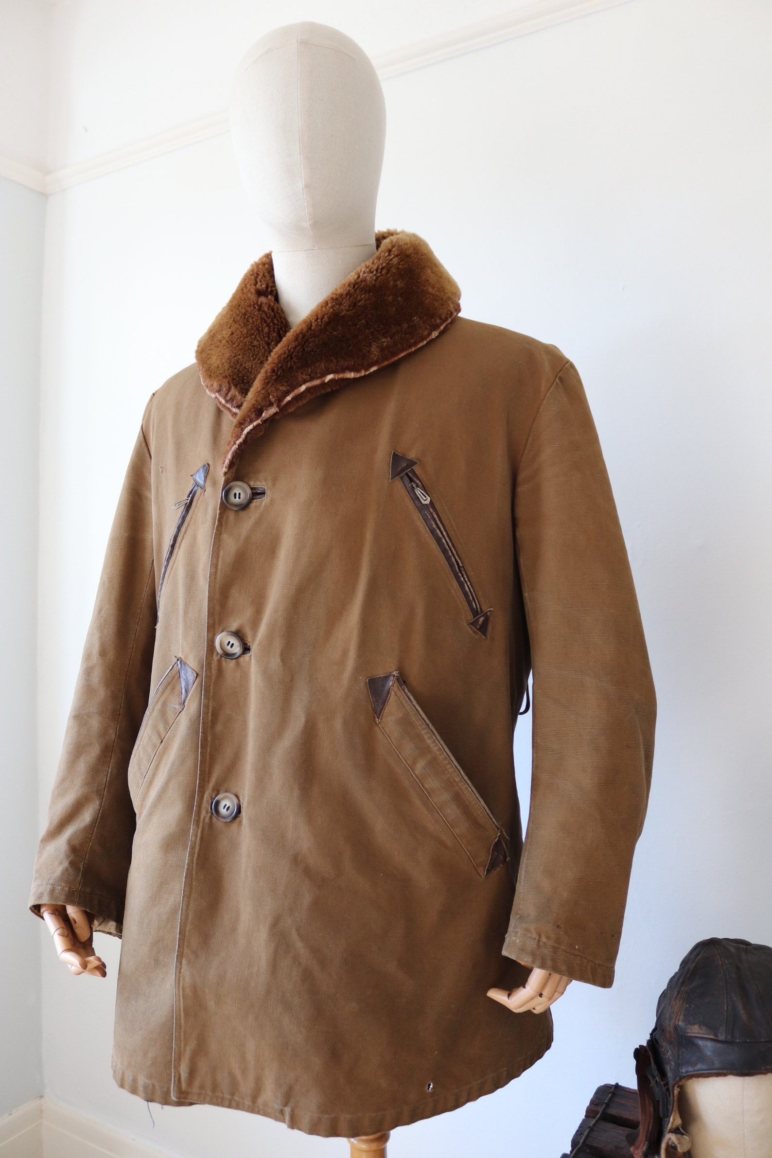 mens-brown-vintage-sheepskin-warm-leather-coat (2) Men's Brown Vintage Sheepskin Warm Leather Coat - Image 1