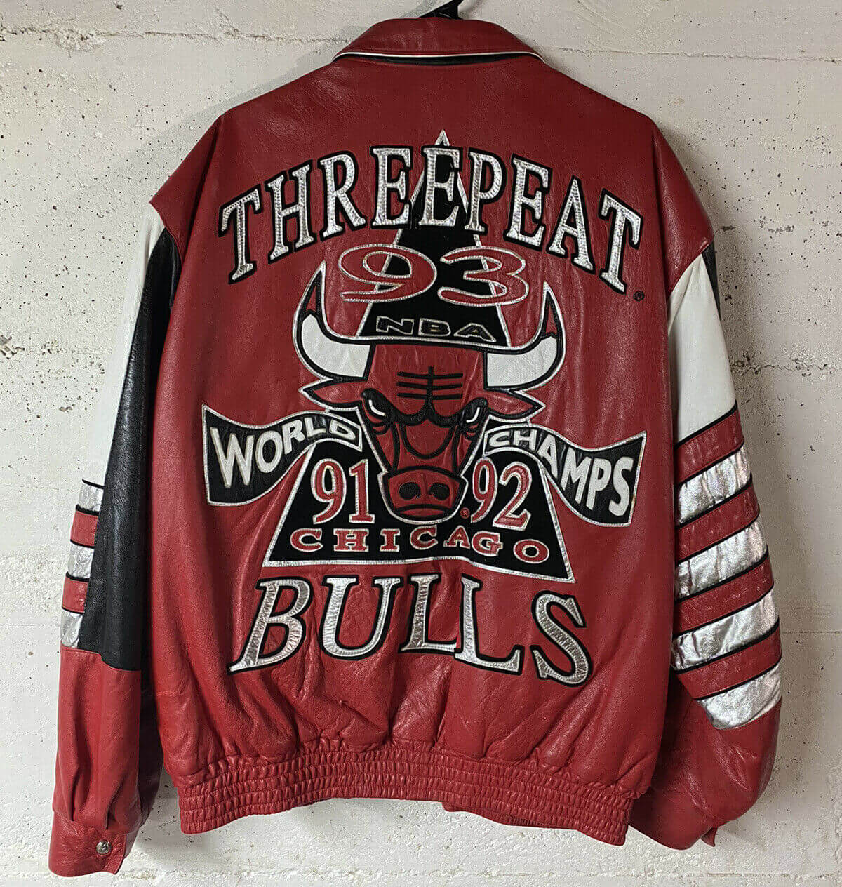 Maker of Jacket NBA Teams Jackets Chicago Bulls Vintage Red Three Peat Leather