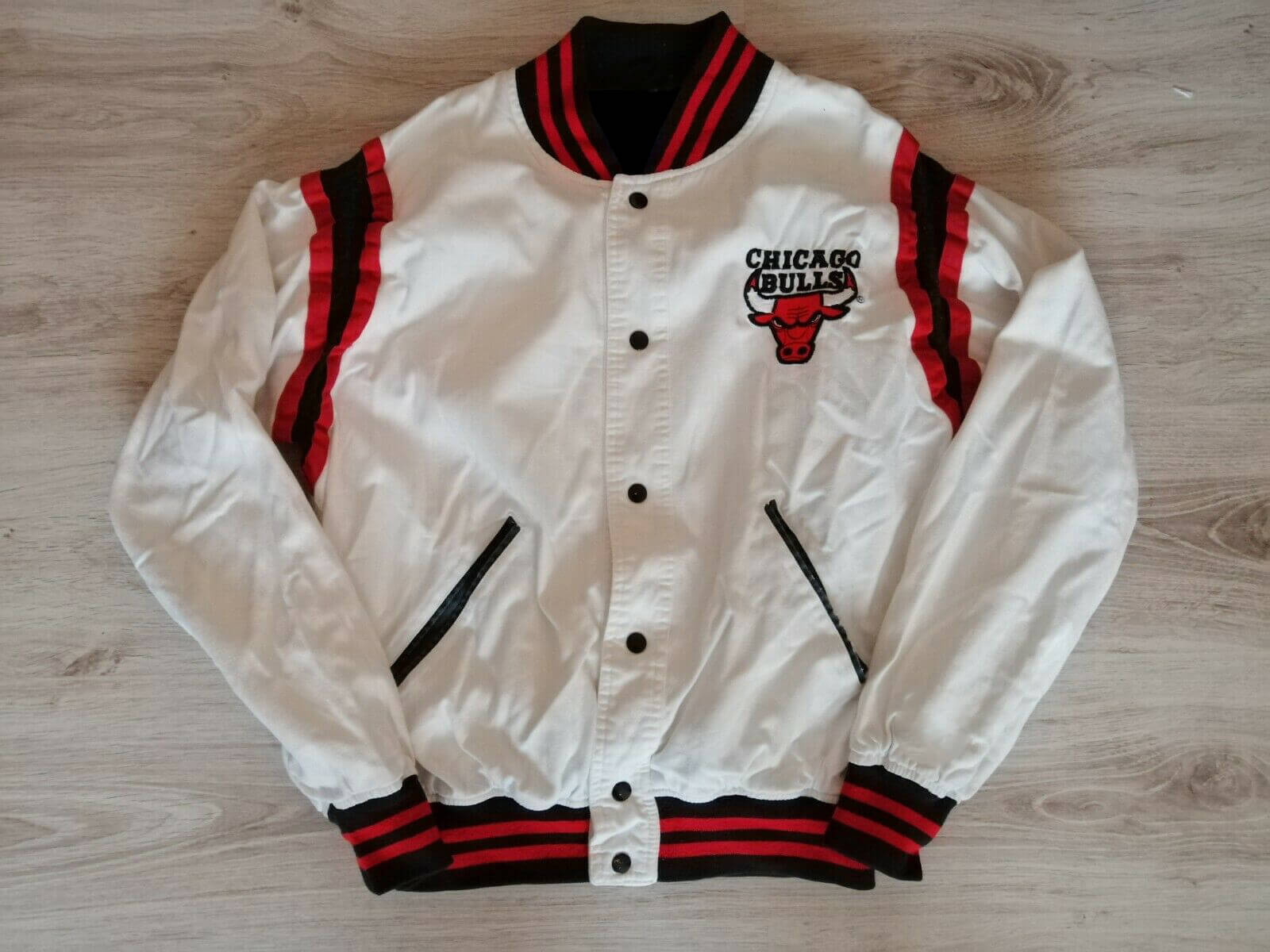 white chicago bulls starter jacket