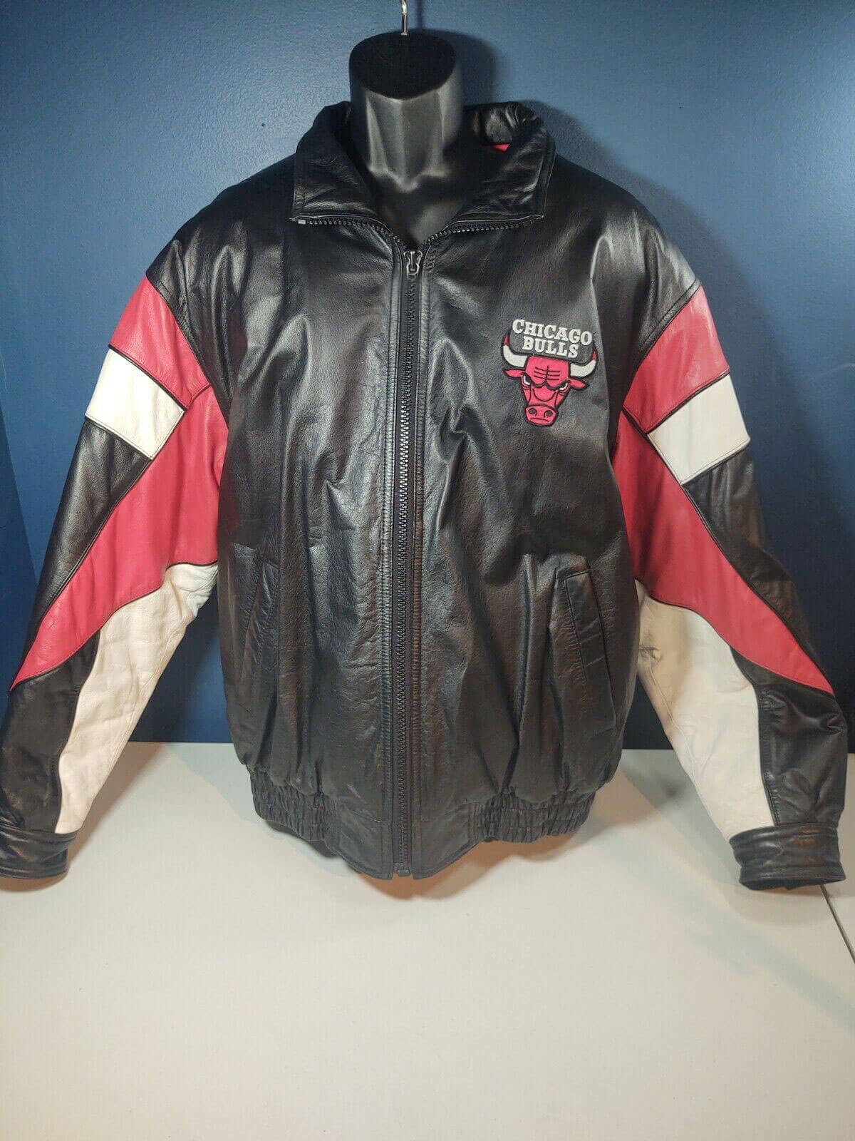 Vintage 1990s NBA Chicago Bulls Pro Player Leather Jacket Sz. L