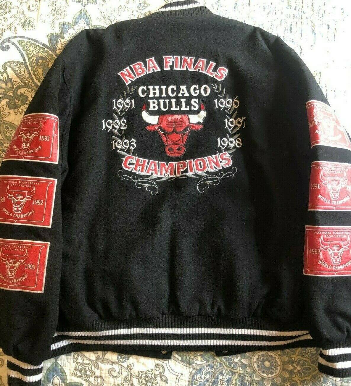 Maker of Jacket NBA Teams Jackets Chicago Bulls 6X Champion Finals Varsity