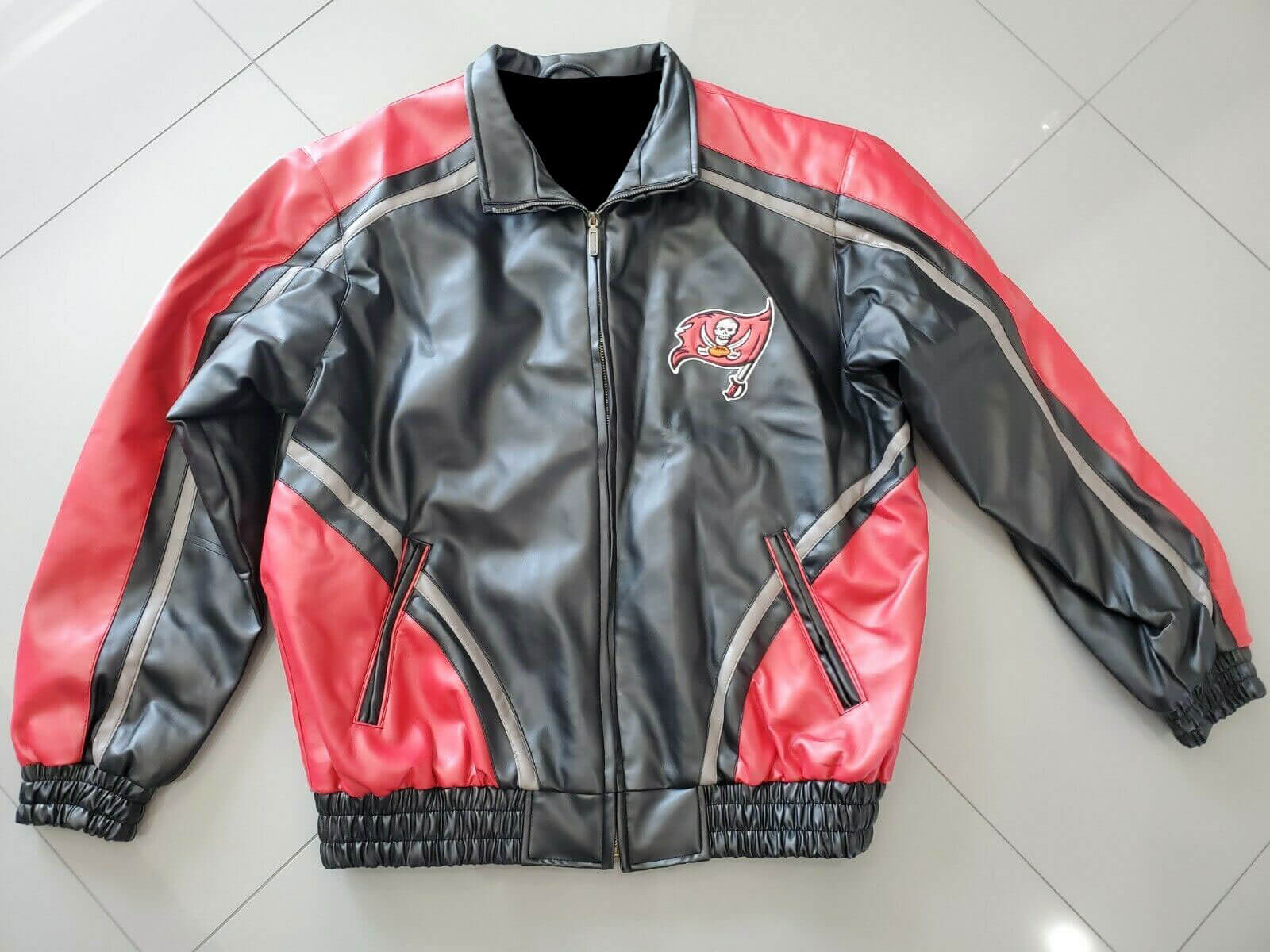 Vintage Tampa Bay NFL Buccaneers Leather Jacket (4) Vintage Tampa Bay NFL Buccaneers Leather Jacket
