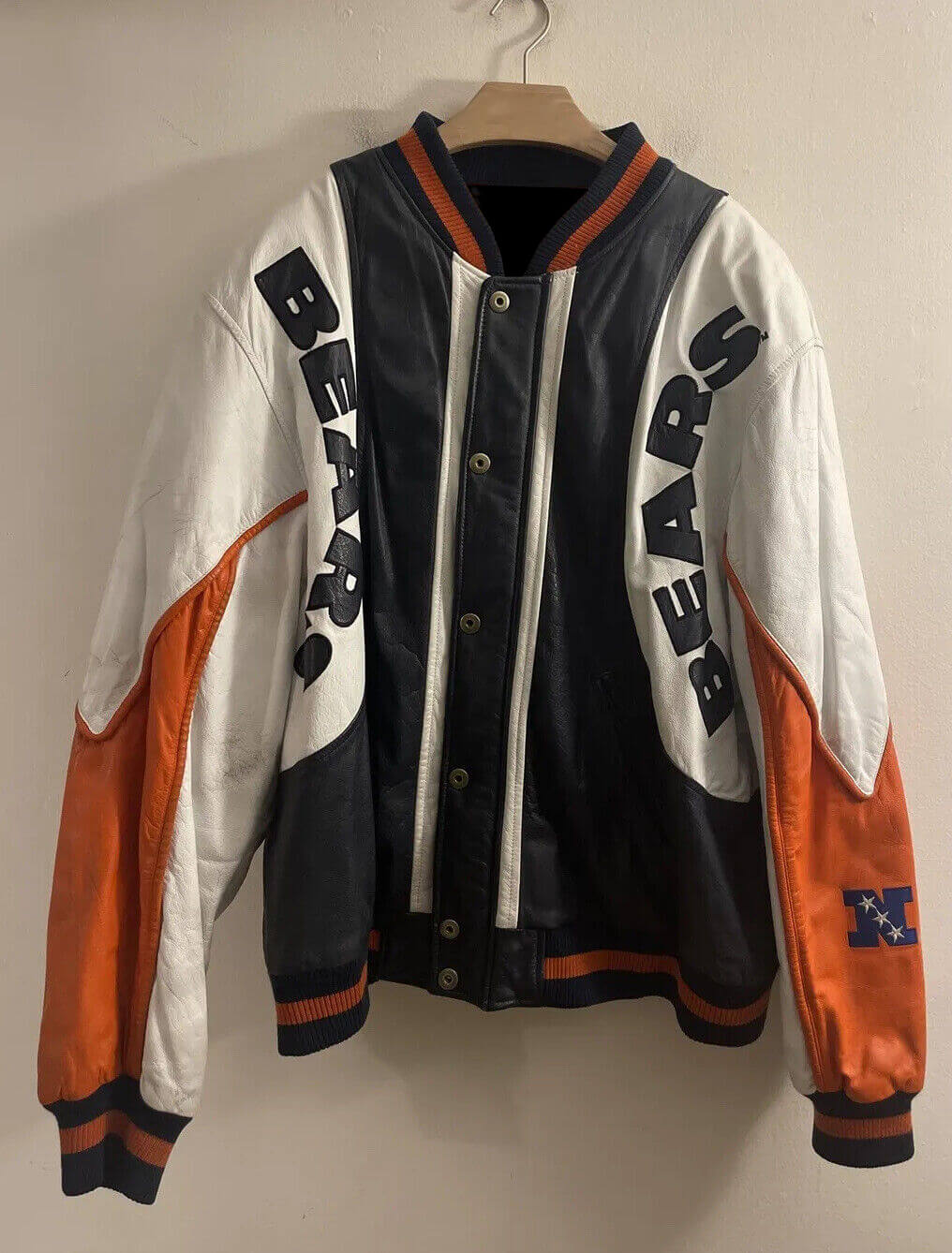 Vintage NFL Chicago Bears Leather Jacket (1) Vintage NFL Chicago Bears Leather Jacket