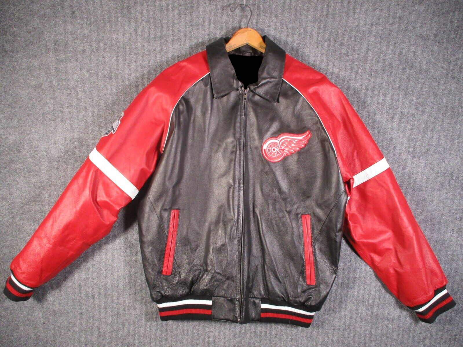 Maker of Jacket NHL Detroit Red Wings G III Carl Banks Leather