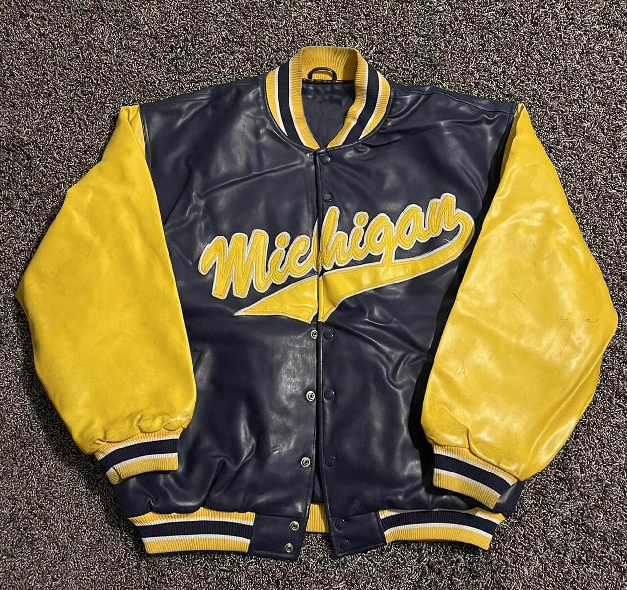 University-Of-Michigan-Wolverines-Bomber-Leather-Jacket-(1) University-Of-Michigan-Wolverines-Bomber-Leather-Jacket